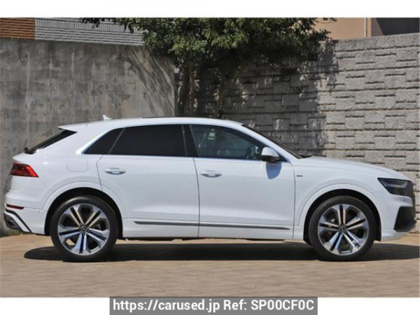 Used2023 AT Audi Q8 F1DCBAImage[2]