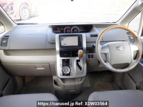 Used 2009 AT toyota noah ZRR70W Image[17]