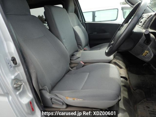 Used 2005 AT toyota hiace-van KDH205V Image[9]