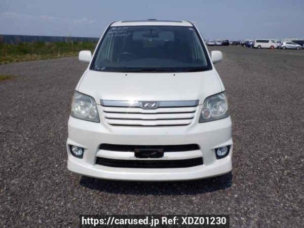Used 2002 AT toyota noah AZR60G Image[1]