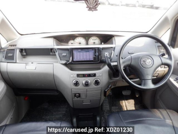 Used 2002 AT toyota noah AZR60G Image[17]