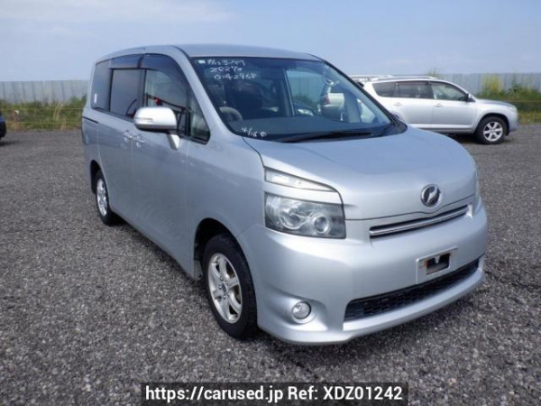 Used2008 AT Toyota Voxy ZRR70GImage[0]