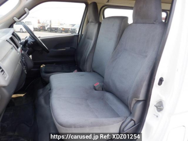 Used 2007 AT toyota regiusace-van KDH200V Image[13]