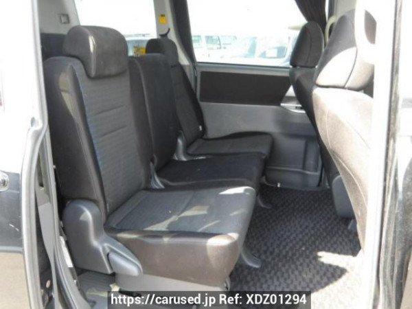 Used 2007 AT toyota voxy ZRR70W Image[11]