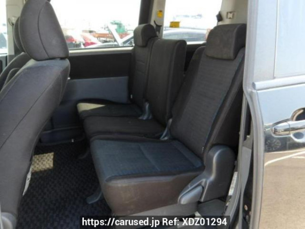 Used 2007 AT toyota voxy ZRR70W Image[12]
