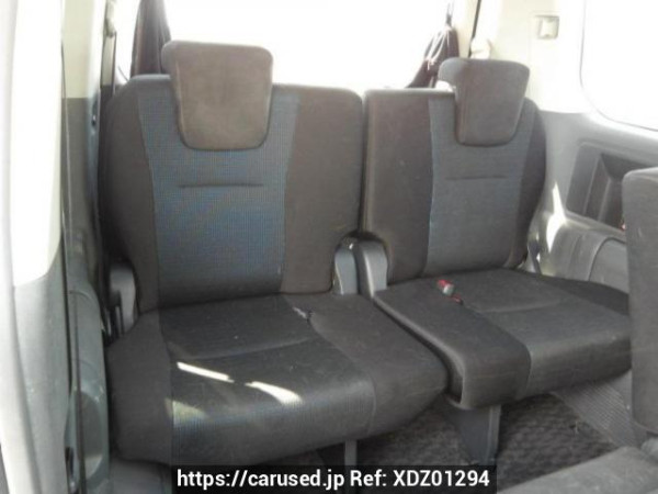 Used 2007 AT toyota voxy ZRR70W Image[13]
