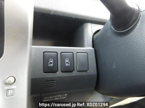 Used 2007 AT toyota voxy ZRR70W Image[19]