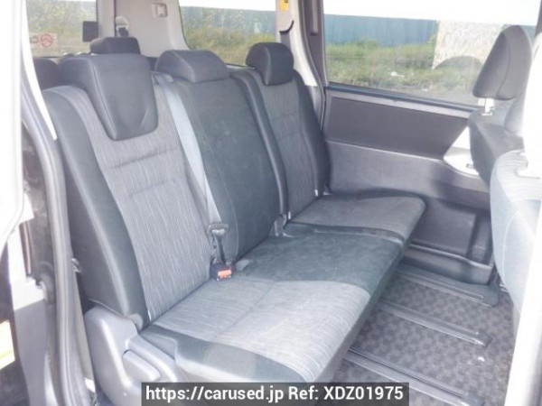 Used 2010 AT toyota voxy ZRR70W Image[14]