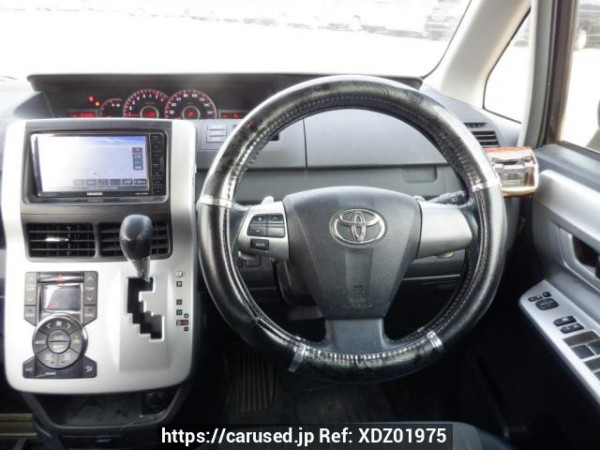 Used 2010 AT toyota voxy ZRR70W Image[19]