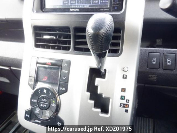 Used 2010 AT toyota voxy ZRR70W Image[24]