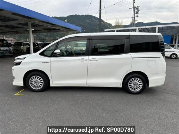 Used2016 AT Toyota Voxy ZWR80GImage[2]