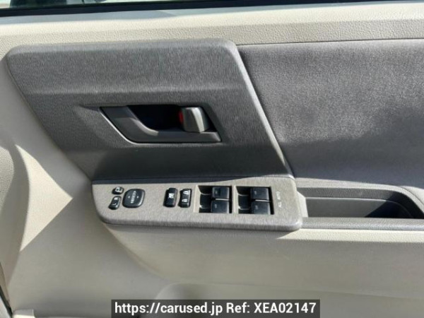 Used 2009 AT toyota noah ZRR75G Image[18]