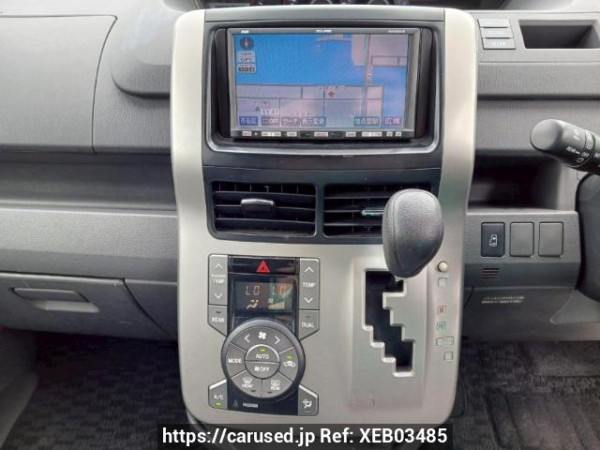 Used 2008 AT toyota voxy ZRR70W Image[22]