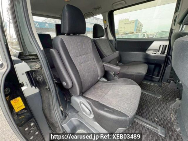 Used 2010 AT toyota voxy ZRR70W Image[14]