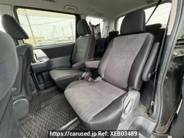 Used 2010 AT toyota voxy ZRR70W Image[15]