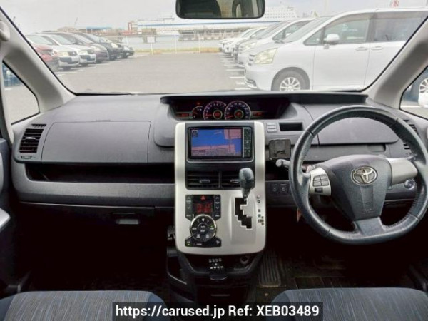 Used 2010 AT toyota voxy ZRR70W Image[18]