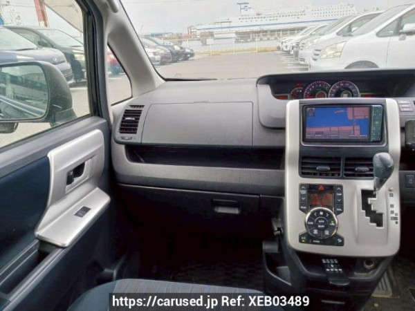 Used 2010 AT toyota voxy ZRR70W Image[19]