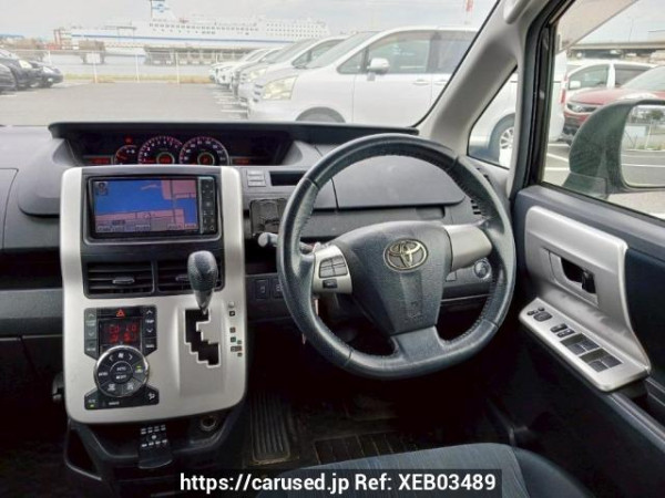 Used 2010 AT toyota voxy ZRR70W Image[20]