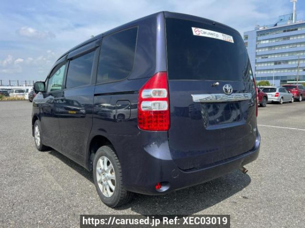 Used 2010 AT toyota noah ZRR75G Image[4]