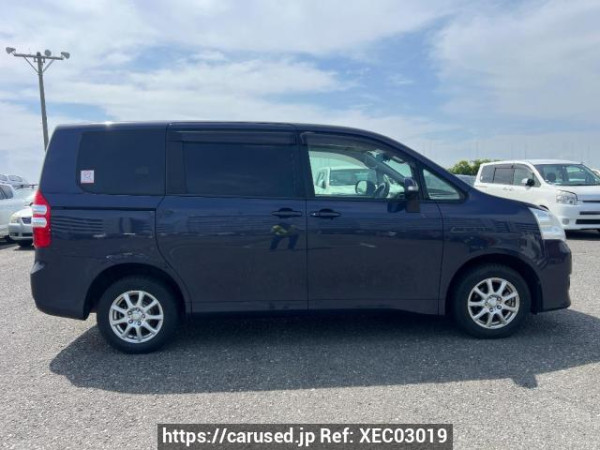 Used 2010 AT toyota noah ZRR75G Image[7]