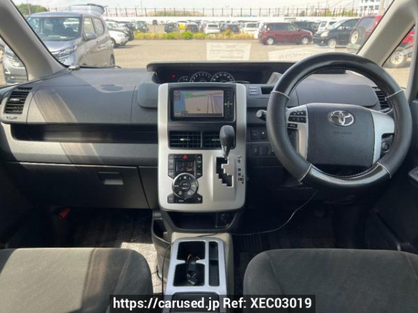 Used 2010 AT toyota noah ZRR75G Image[21]