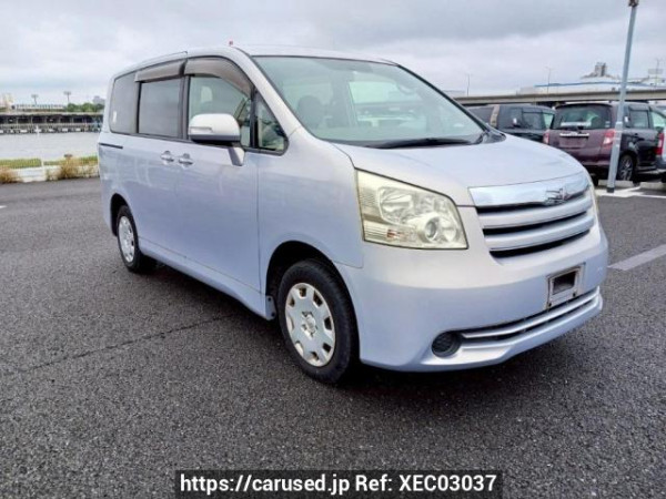 Used 2010 AT toyota noah ZRR70G Image[0]