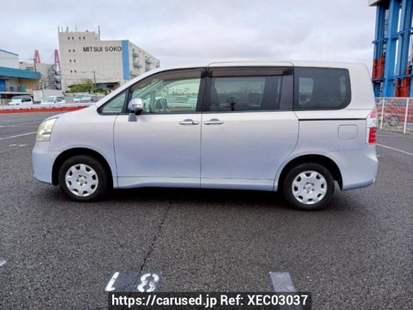 Used 2010 AT toyota noah ZRR70G Image[3]