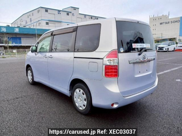 Used 2010 AT toyota noah ZRR70G Image[4]