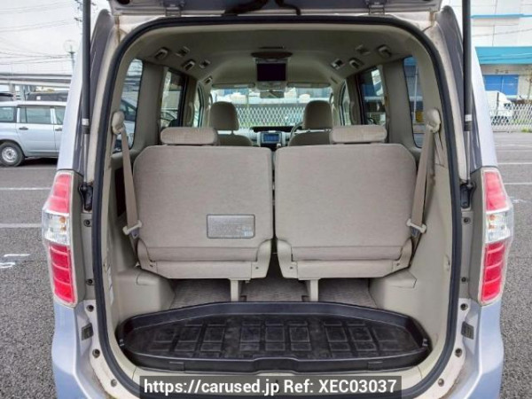 Used 2010 AT toyota noah ZRR70G Image[8]