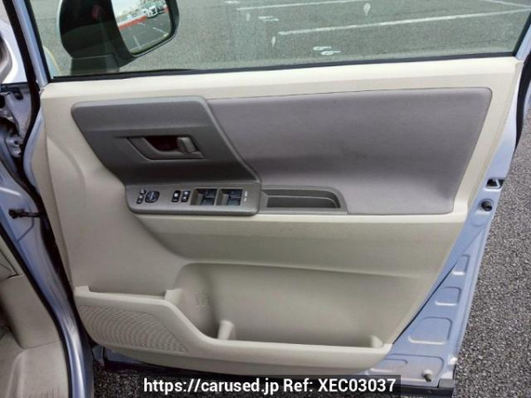 Used 2010 AT toyota noah ZRR70G Image[17]