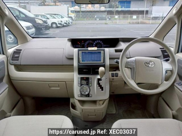 Used 2010 AT toyota noah ZRR70G Image[19]