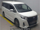 Toyota Noah ZWR80W