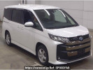 Toyota Noah ZWR95W