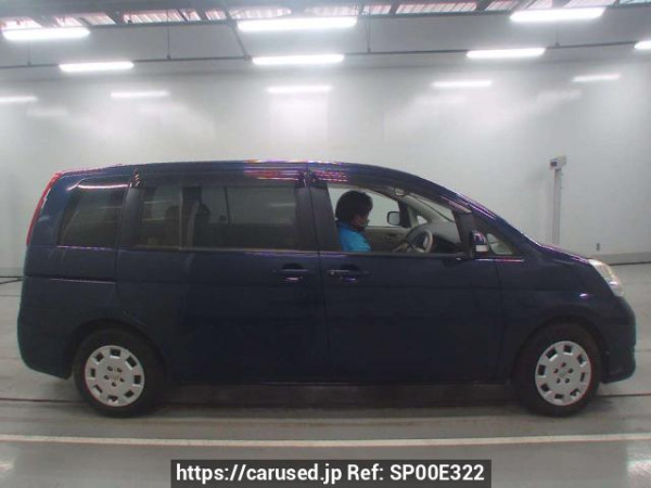 Used2010 AT Toyota Isis ZGM10GImage[2]