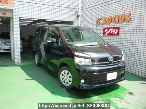 Used2012 AT Toyota Voxy ZRR70GImage[0]