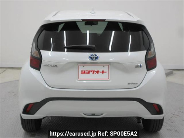 Used 2022 AT toyota aqua MXPK16 Image[2]