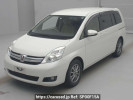 Toyota Isis ZGM10G