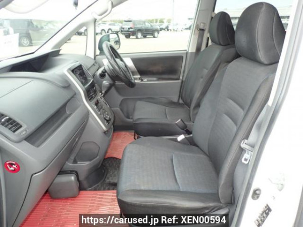 Used 2009 AT toyota voxy ZRR70W Image[10]