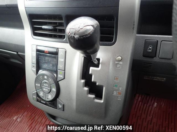 Used 2009 AT toyota voxy ZRR70W Image[16]