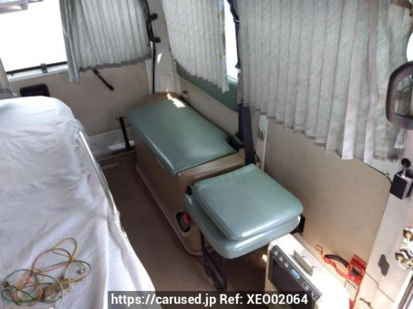 Used 1999 AT toyota granvia VCH38S Image[16]