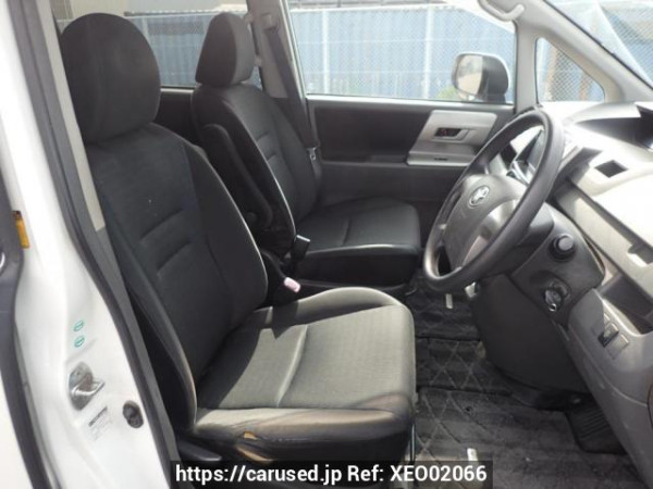 Used 2008 AT toyota voxy ZRR70W Image[9]