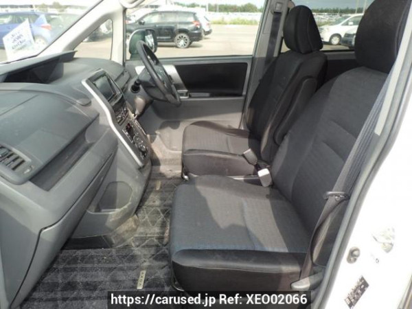 Used 2008 AT toyota voxy ZRR70W Image[10]