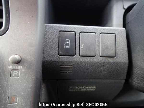 Used 2008 AT toyota voxy ZRR70W Image[16]