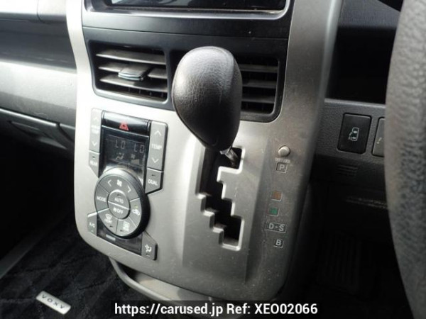 Used 2008 AT toyota voxy ZRR70W Image[19]