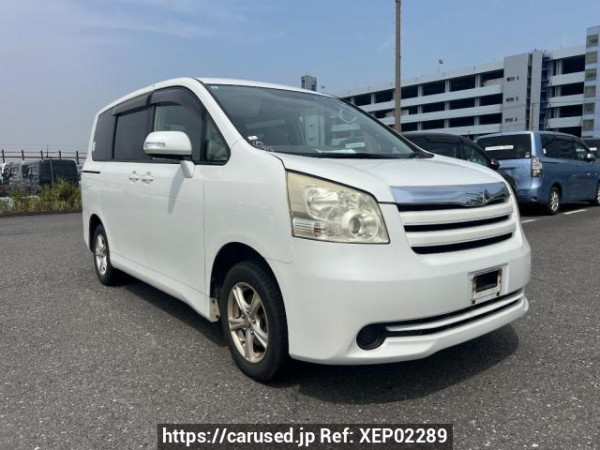 Used 2007 AT toyota noah ZRR70G Image[0]