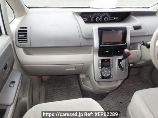 Used 2007 AT toyota noah ZRR70G Image[18]