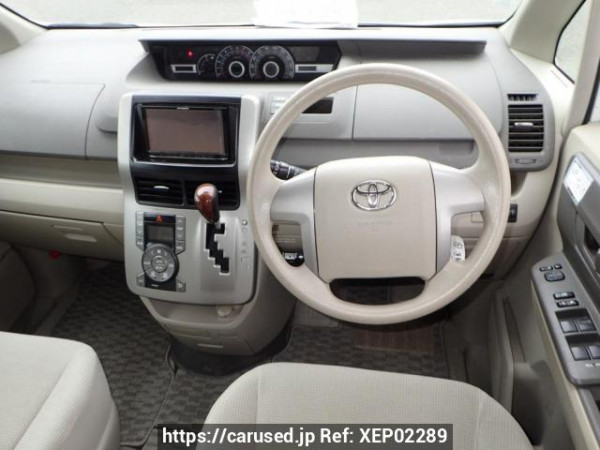 Used 2007 AT toyota noah ZRR70G Image[19]