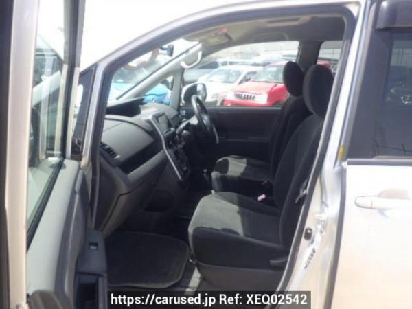 Used 2007 AT toyota noah ZRR75G Image[12]