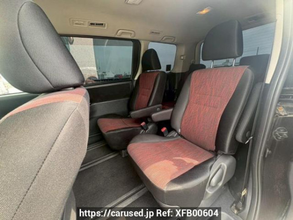 Used 2010 AT toyota voxy ZRR70W Image[14]