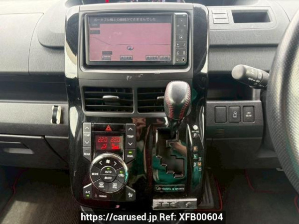 Used 2010 AT toyota voxy ZRR70W Image[21]